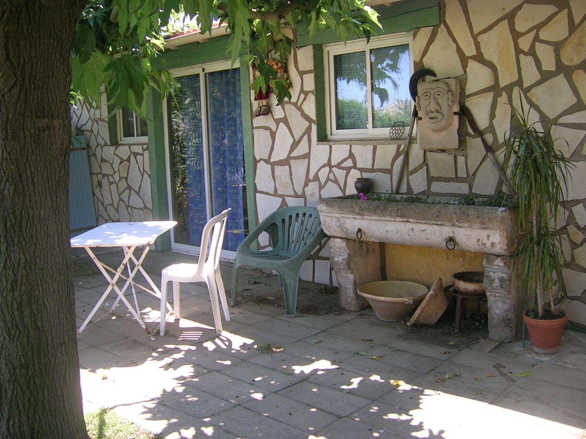 Les Hirondelles Apartment Bessan Екстериор снимка