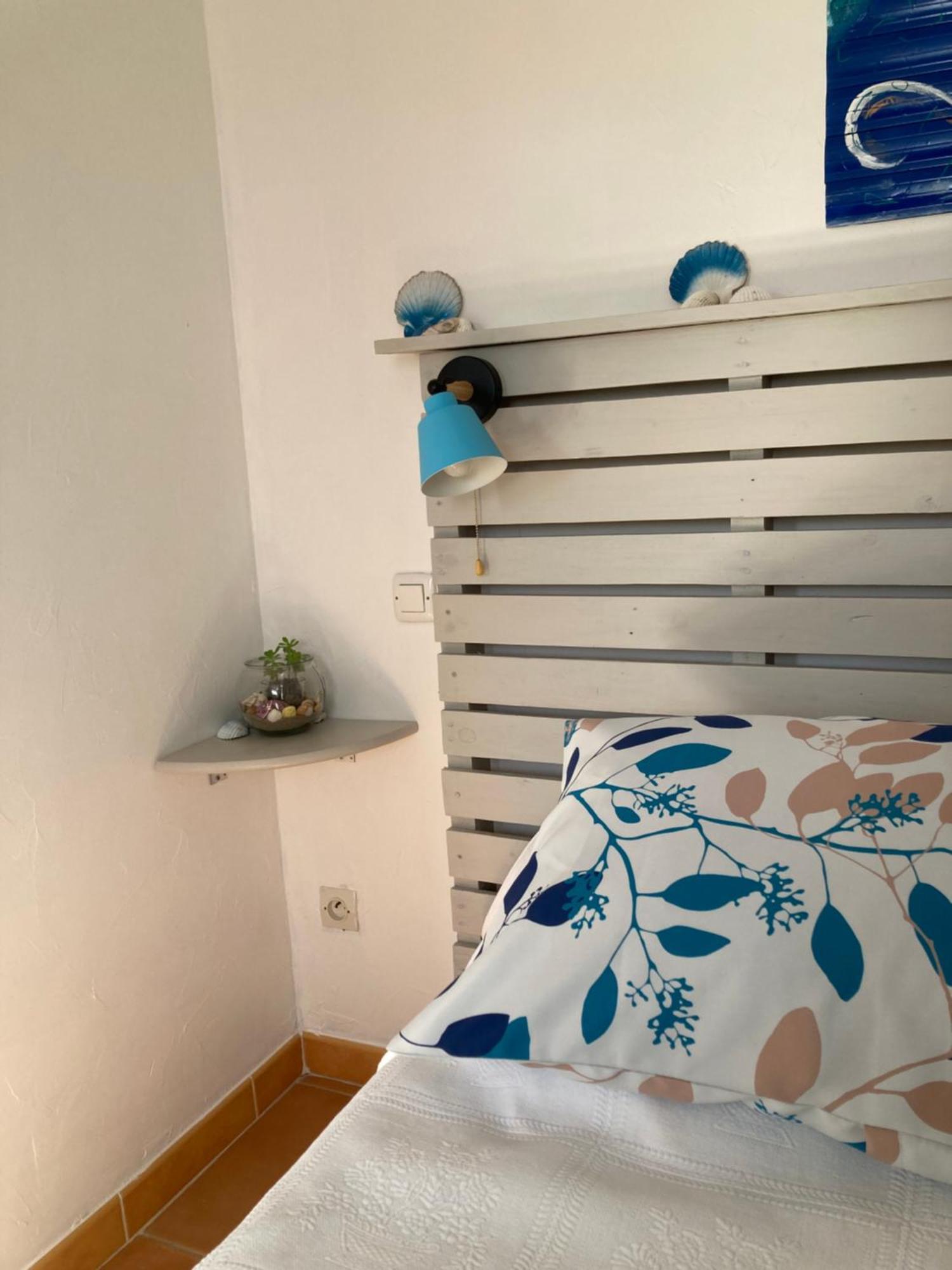 Les Hirondelles Apartment Bessan Екстериор снимка