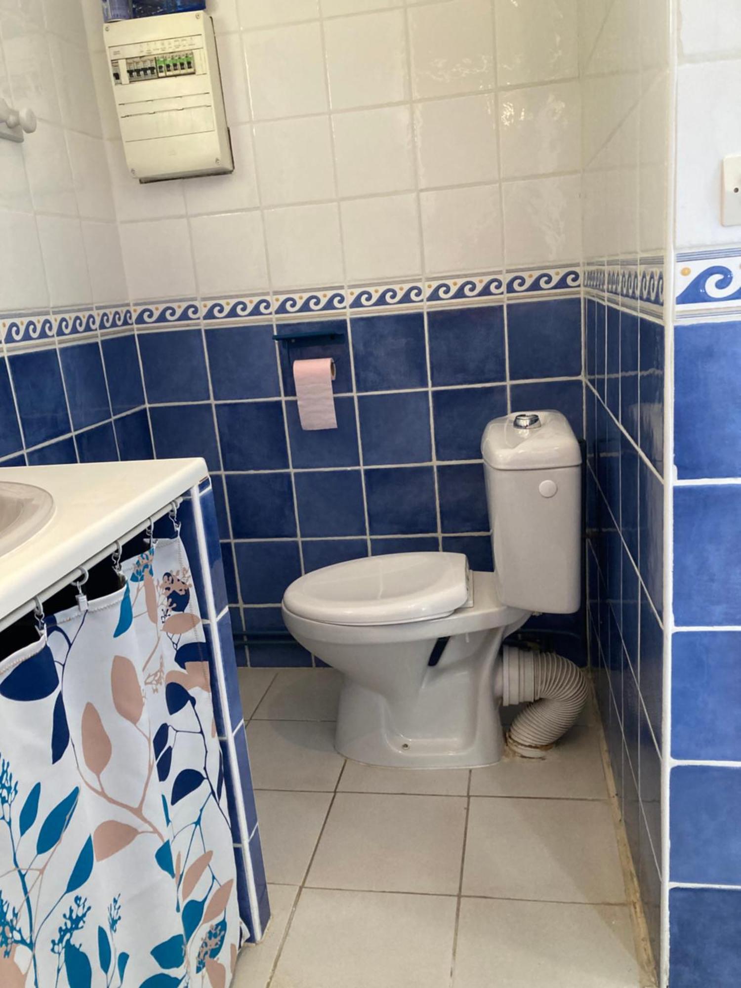 Les Hirondelles Apartment Bessan Екстериор снимка