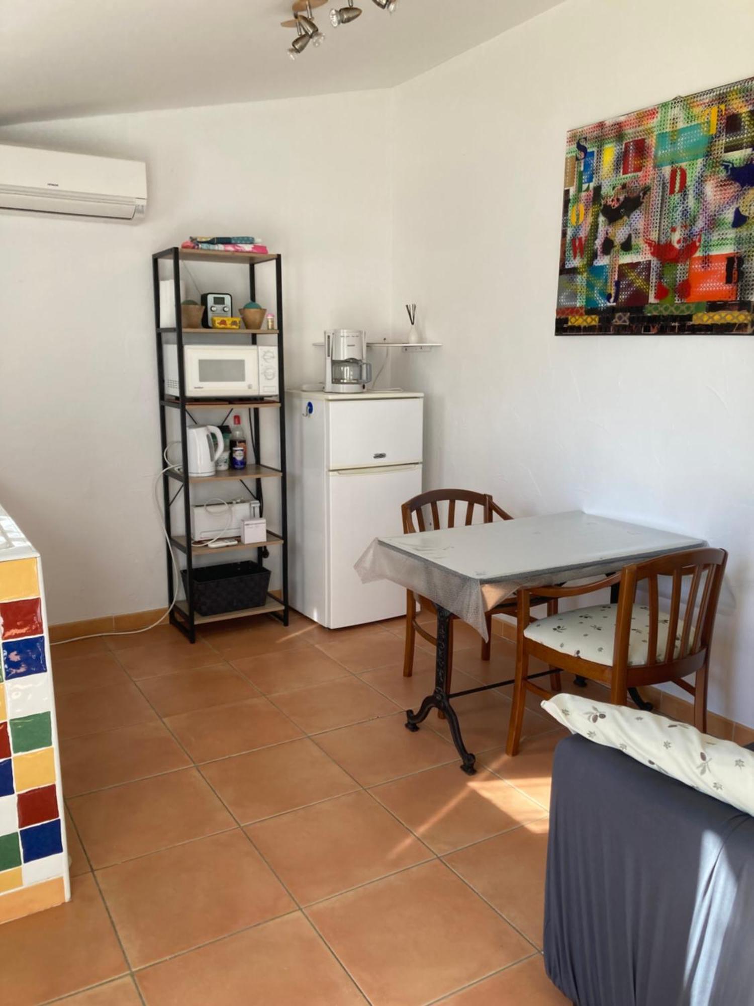 Les Hirondelles Apartment Bessan Екстериор снимка